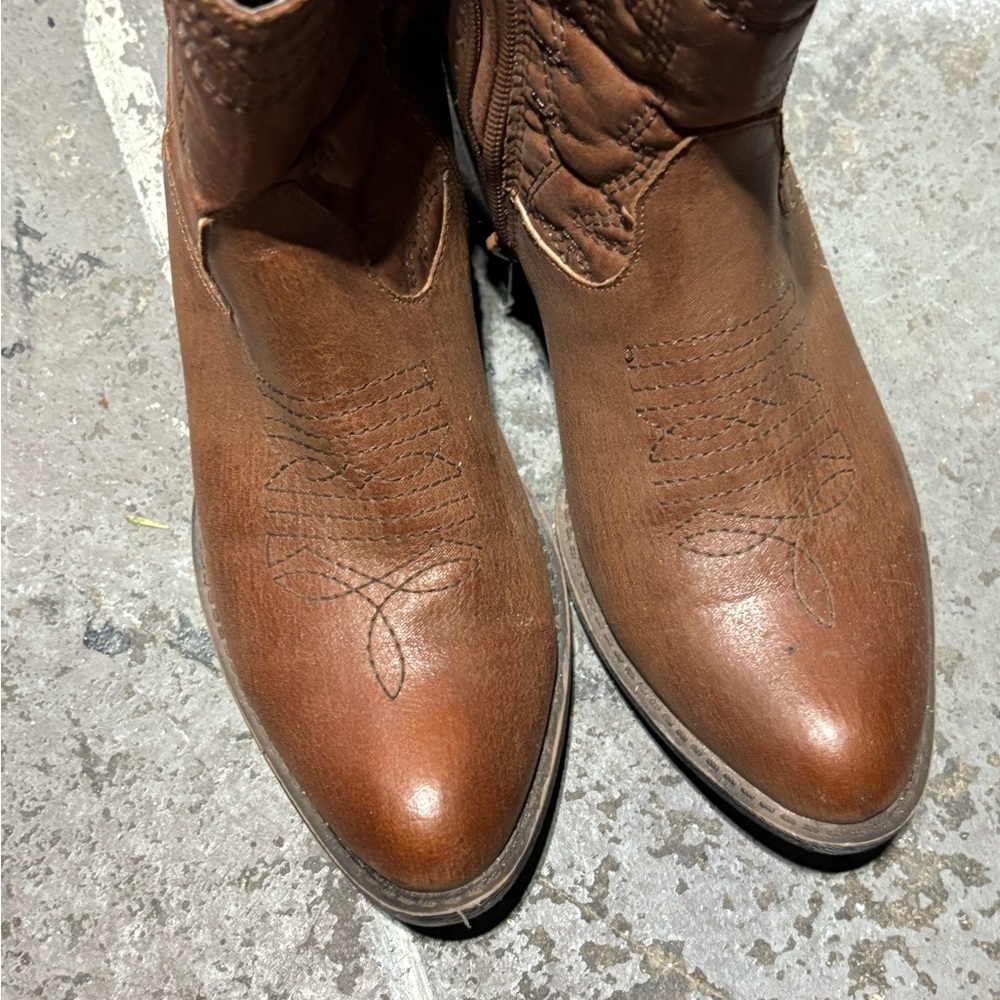 Coconuts by Matisse Brown women’s Western Ankle Boots